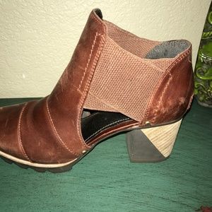Sorel Addington Cutout Bootie Brown Size 7.5